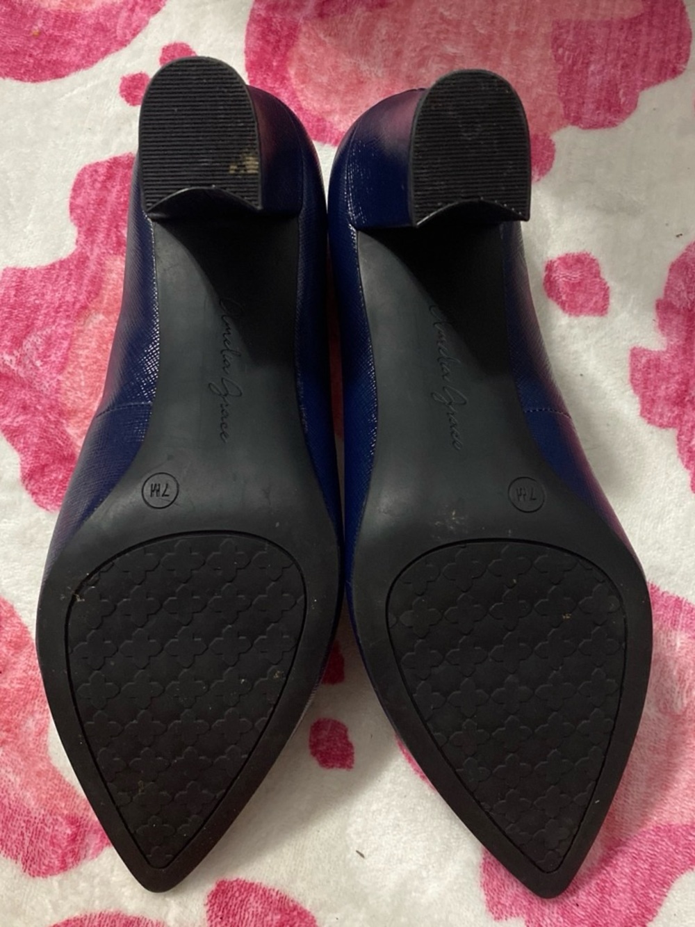 Amelia Grace Navy Pointed-Toe Women's Pumps - Picture 3 of 6
